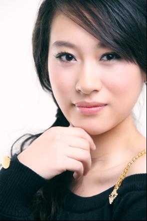 环保大使樊华：时尚美女变身都市拾荒人