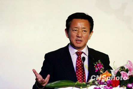 樊纲炮轰郎咸平：他连最基本的事实都不知道