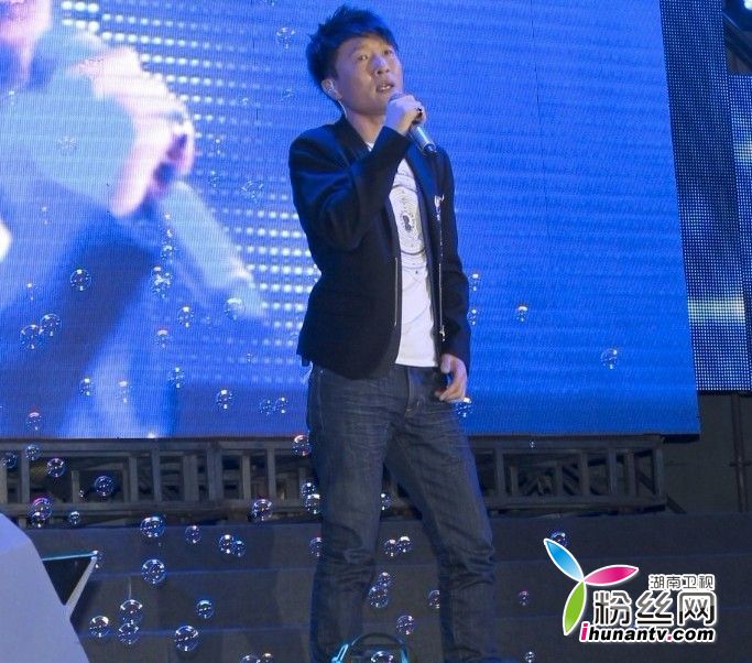 樊凡感恩节唱响《我想大声告诉你》