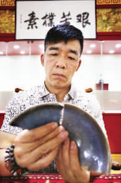 为宣传南阳的历史文化 樊佩宗收藏研究邓窑多年
