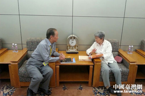 敦煌研究院院长樊锦诗与台湾新党主席郁慕明会面