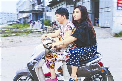 樊雅婧想离母亲近一点(组图)